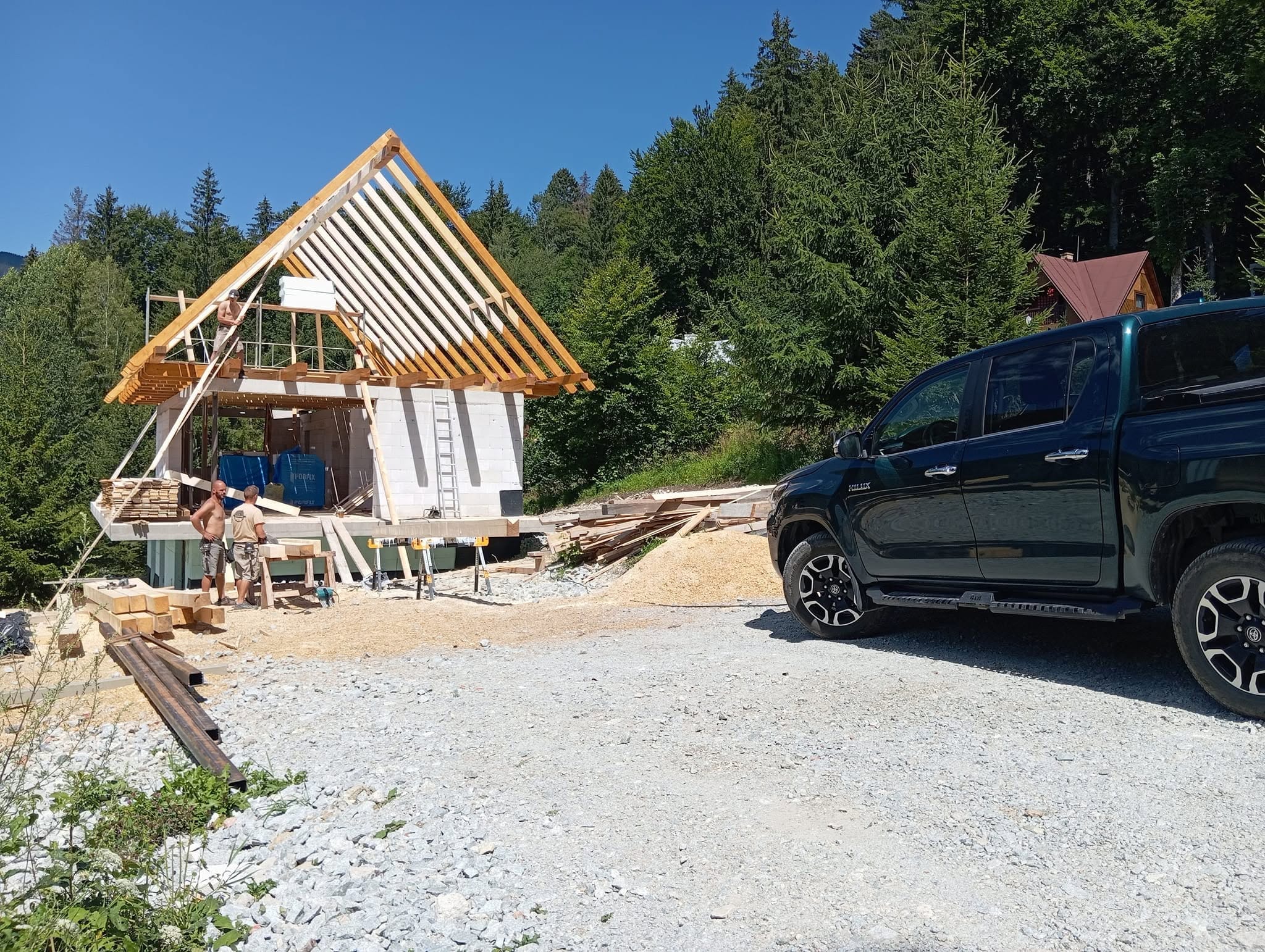 Výstavba dreveného krovu rodinného domu, Orava — Daches s.r.o.